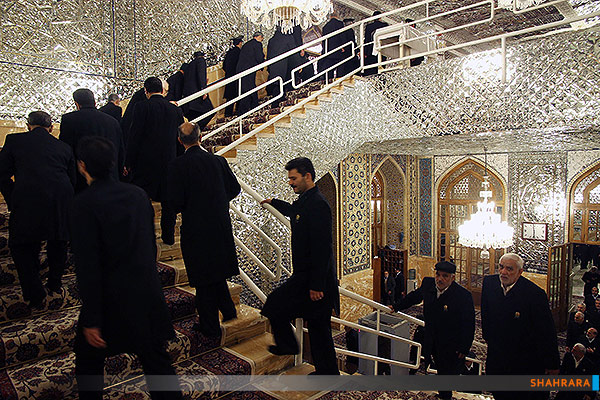 اعطای احکام خادمان بارگاه منور رضوی 