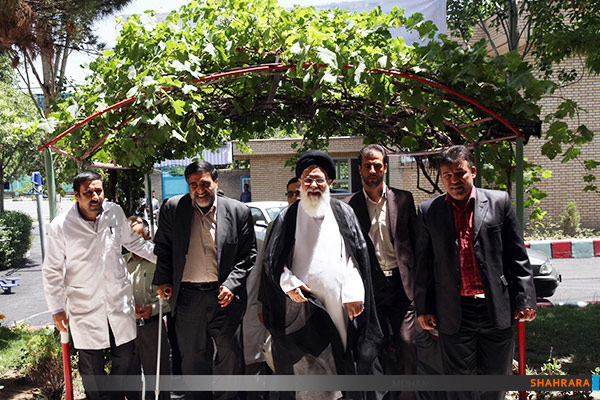 عیادت امام جمعه مشهد از جانبازان دفاع مقدس 