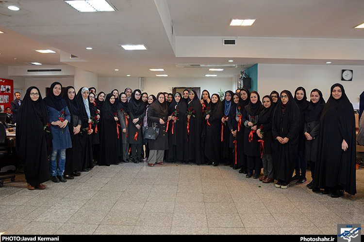 حضور سرکار خانم گندمی، عضو شورای شهرو خانم جراح مشاور امور بانوان شهردار در تحریریه روزنامه شهرآرا به مناسبت روز زن