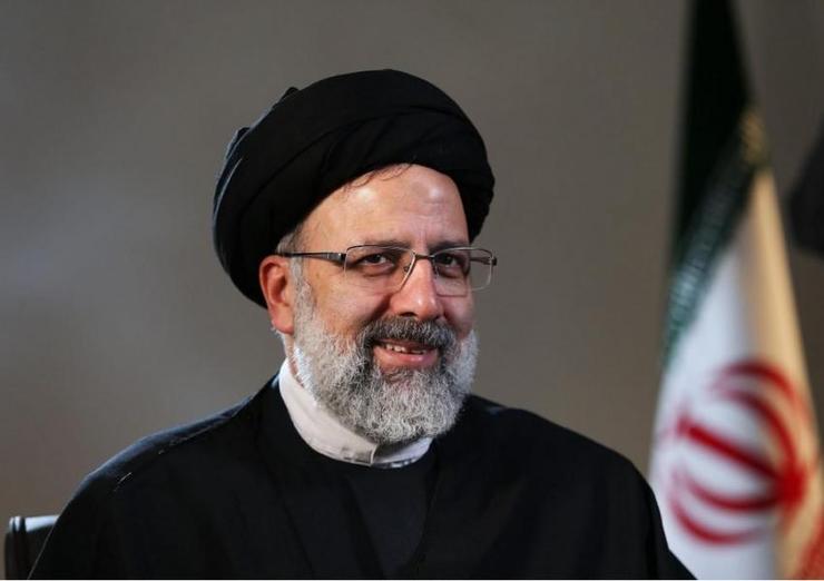 رئیس قوه قضائیه با بیان اینکه همه مدیران باید در حوزه شهری خود را موظف به اجرای قانون بدانند گفت: بازنگری در ماده ۱۰۰ ضروری است.