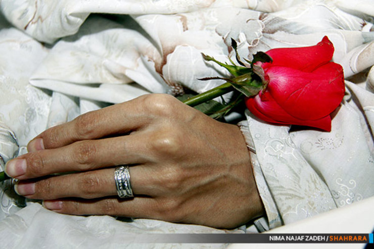 در حاشیه تشرف کاروان ۴۰۰ نفره از کشور آذربایجان به حرم امام هشتم (ع)، پیوند ازدواج زوج آذربایجانی از شهر گنجه در رواق دارالرحمه حرم مطهر رضوی برگزار شد.