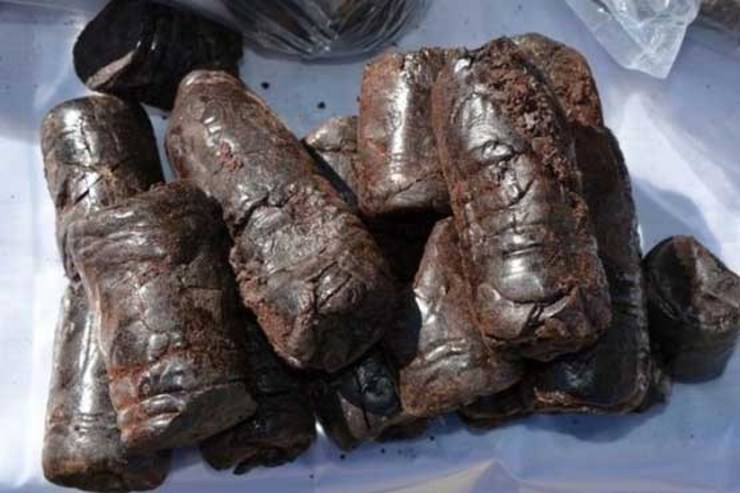 فرمانده مرزبانی خراسان رضوی گفت: مرزبانان استان در ۴ عملیات جداگانه موفق شدند بیش از ۱۰۴ کیلو گرم موادمخدر از نوع تریاک و هروئین را کشف کنند.