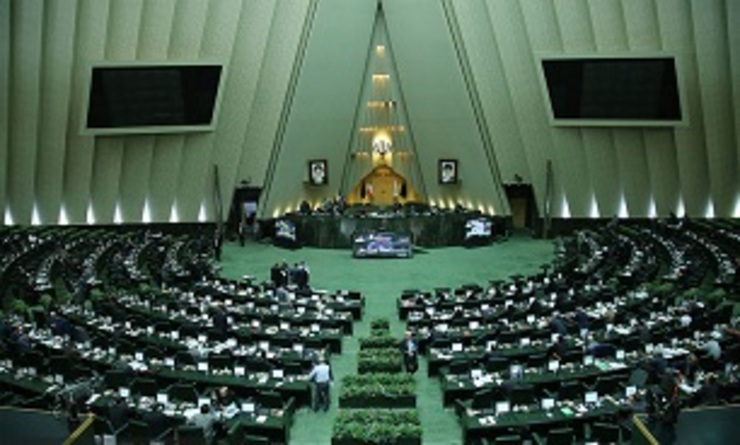 نمایندگان مجلس شورای اسلامی مصوب کردند که هیچ کاندیدای انتخاباتی نمی‌تواند کمک مالی و یا غیر نقدی برای تامین منابع مالی فعالیت‌های انتخاباتی دریافت کند.