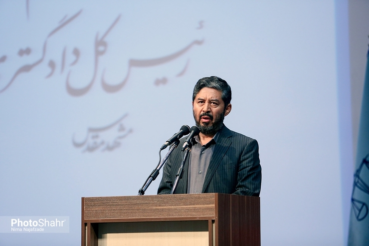 رییس کل دادگستری خراسان رضوی گفت: سردار شهید سپهبد قاسم سلیمانی پیام‌های قدرتمندانه نظام مقدس جمهوری اسلامی ایران را با حضور مجاهدانه در میادین مختلف به گوش جهانیان رساند.