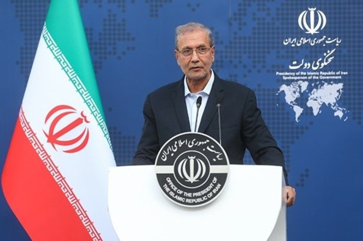 سخنگوی دولت نوشت: دیشب در دولت، ابعاد مختلف ترور ناجوانمردانه سردار شهید سلیمانی مورد بحث قرار گرفت و برضرورت پاسخگویی قاطع به این اقدام جنایتکارانه تاکید شد.