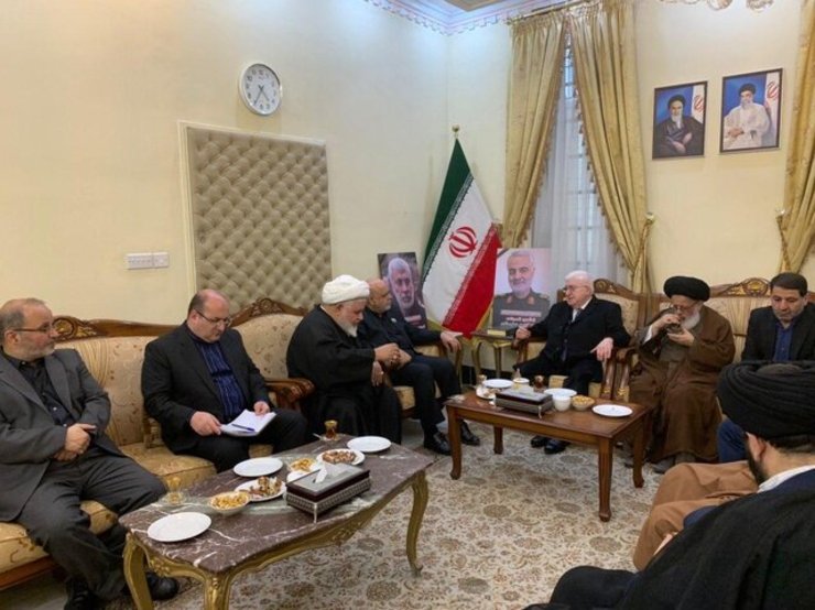 «فؤاد معصوم» رییس‌جمهور سابق عراق با حضور در سفارت جمهوری اسلامی و ملاقات با ایرج مسجدی سفیر ایران، مراتب همدردی و تسلیت خود را به مناسبت شهادت سردار سپهبد شهید حاج قاسم سلیمانی و همراهان وی اعلام کرد.
