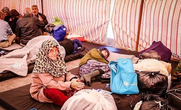 مدیرعامل جمعیت هلال احمر خراسان رضوی گفت: طی شب گذشته بر اثر شدت بارش برف در جاده مشهد به تربت‌حیدریه و برعکس سه هزار و ۴۵۰ نفر به صورت اضطراری اسکان داده شدند.
