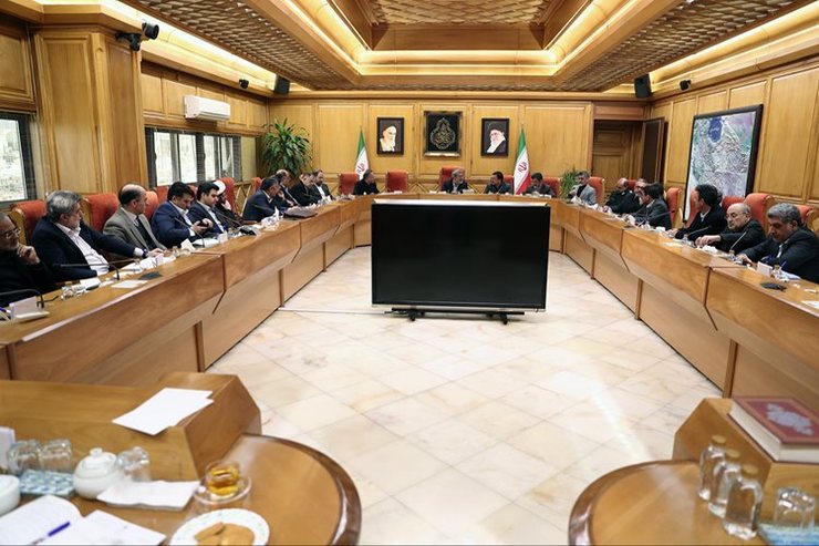 وزیر کشور گفت: براساس اعلام نمایندگان دستگاه‌های مرتبط، برنامه ریزی‌ها و سیاست گذاری‌های لازم برای پایان سال و رمضان سال آینده با اولویت برای تامین کالا و رفع نیاز بازار حتی در شرایط افزایش تقاضا انجام شده است و نگرانی در این زمینه وجود ندارد.