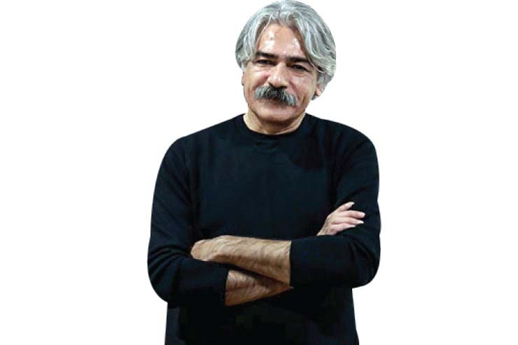 کیهان کلهر در واکنش به انصراف برخی هنرمندان از حضور در رویداد‌های هنری گفت: رسالت هنر به تفکر واداشتن افراد است نه مسئله دیگر.