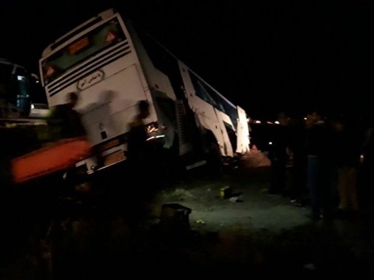 مدیر حوادث دانشگاه علوم پزشکی کرمان گفت: واژگونی اتوبوس مشهد ـ بندرعباس در کرمان ۳۱ مصدوم و ۷ کشته برجای گذاشت.