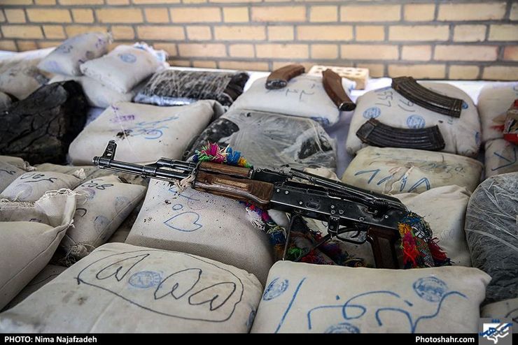 مأموران مرزبانی خراسان رضوی از کشف و ضبط محموله ۱۰۲ کیلویی مواد مخدر در مرز افغانستان خبر داد.