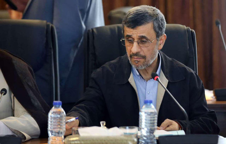 احمدی‌نژاد در جلسه امروز مجمع تشخیص مصلحت نظام حضور یافت.