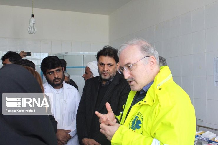 وزیر بهداشت، درمان و آموزش پزشکی گفت: تامین آب سالم بهداشتی، پوشاک و بازگشایی سریع همه راه‌های بسته شده روستایی از مهمترین نیاز سیلزدگان در مناطق مختلف بلوچستان است تا بتوان خدمات لازم برای امدادرسانی انجام داد.