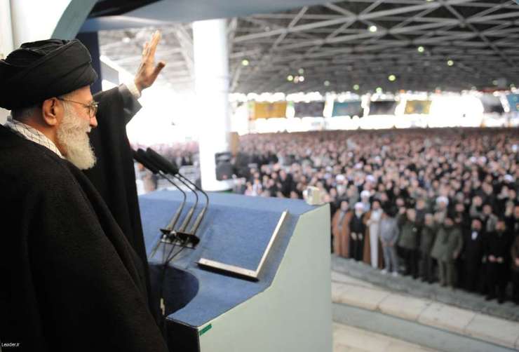 نماز جمعه این هفته تهران، ۲۷ دی‌ماه، به امامت حضرت آیت‌الله العظمی خامنه‌ای در مصلی امام خمینی (ره) تهران اقامه می‌شود.
