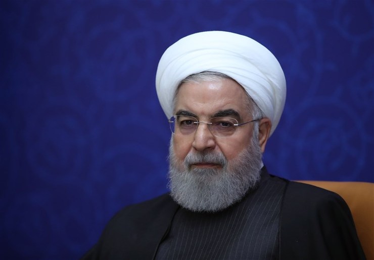رئیس‌جمهور با بیان این مطلب که در موضوع برجام هیچگونه قصور و تقصیری نداشتیم گفت: ما به این وسیله نقلیه که حرکت می‌کرد مطمئن بودیم و امروز هم مطمئن هستیم، اما دشمنان آمدند و پل‌های جاده حرکت را تخریب کردند.