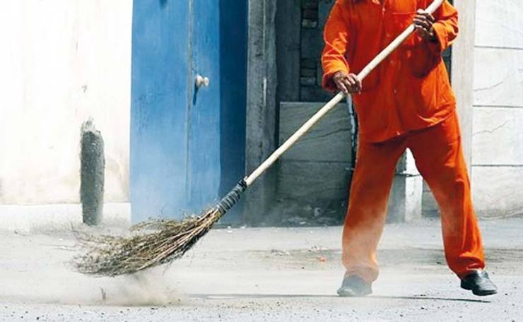 لطفا برای پاکبانان بادگیر‌های مناسب برای هواس سرد تهیه شود...