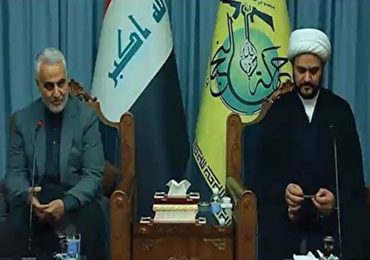 فرمانده شهید نیروی قدس سپاه پاسداران در دیدار با کادر مرکزی مقاومت اسلامی نجباء به زبان عربی درباره دفاع از ملت عراق سخن گفت.