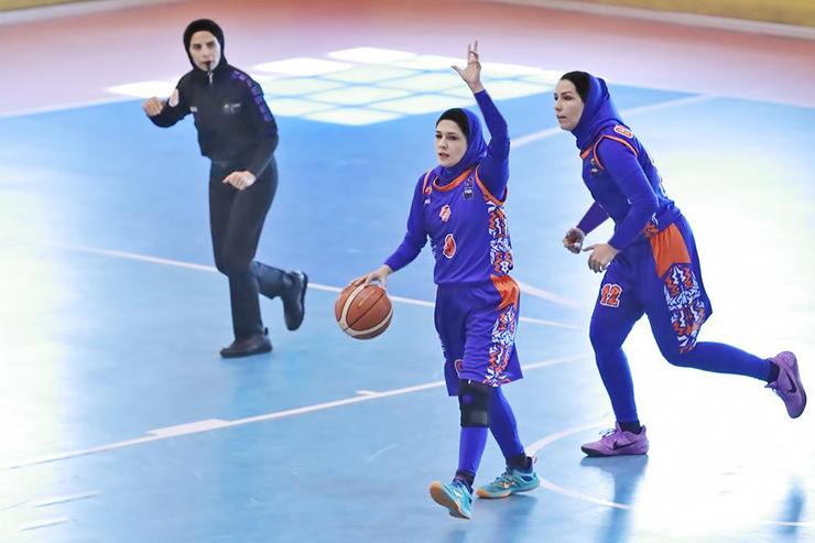 دختران بسکتبالیست مشهد فردا باید در دیداری حساس و مهم در بندرعباس به میدان بروند تا امید و روحیه به اردوگاه تیم آویژه‌صنعت پارسا بازگردد.
