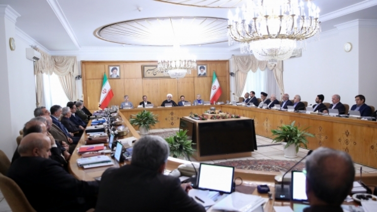 رئیس جمهور گفت: حضرت عیسی مسیح (ع) پیامبر نور، دوستی، رحمت و مودت در میان مردم بود و قرآن کریم نیز به مسلمانان یادآور می‌شود که با اهل کتاب نقاط مشترک مهمی داریم که باید به آن‌ها توجه کنیم.
