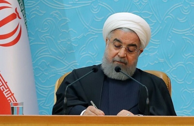 رییس جمهوری «قانون تسهیل تسویه بدهی بدهکاران شبکه بانکی کشور» را برای اجرا به وزارت امور اقتصادی و دارایی و بانک مرکزی جمهوری اسلامی ایران ابلاغ کرد.
