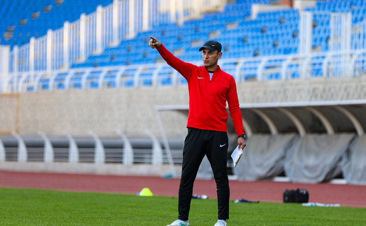 یحیی گل‌محمدی، سرمربی تیم فوتبال پرسپولیس به دلیل برنامه سفر این تیم به آبادان نمی‌تواند در نشست خبری پیش از دیدار با صنعت نفت شرکت کند.
