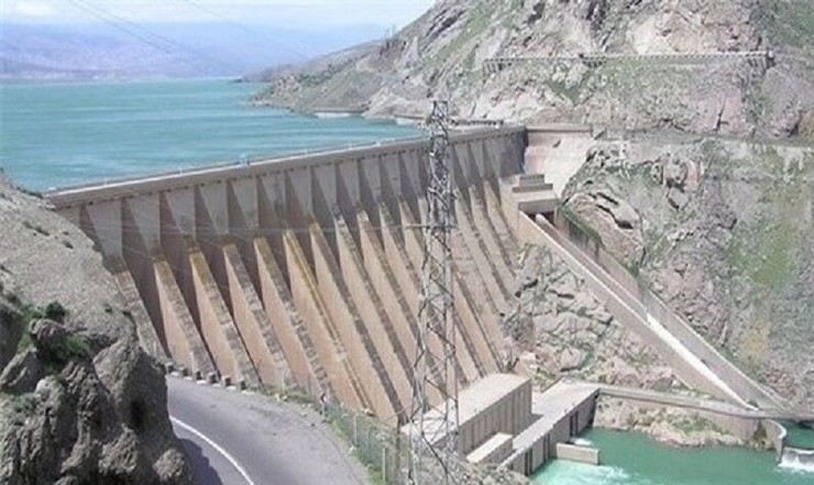 میزان برداشت آب از منابع سطحی به ویژه سد دوستی برای تامین آب کلانشهر مشهد به دنبال بارندگی‌های امسال دو برابر شده است.