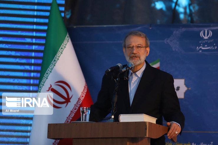 علی لاریجانی در آیین افتتاحیه طرح‌های پانزدهمین هفته پویش #هرهفته_الف_ب_ایران وزارت نیرو، با حضور وزیر نیرو در تصفیه‌خانه طرح آبرسانی غدیر شادگان حضور داشت.