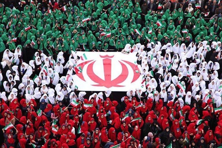 دانش‌آموزان در گروه‌های سرود ۱۳۵۷ نفری روز ۲۲ بهمن در ۳۲ استان کشور سرود می‌خوانند.