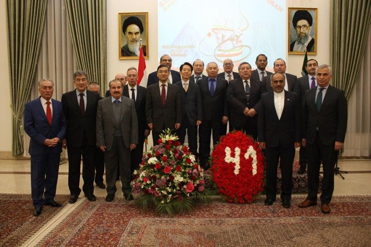 مراسم چهل و یکمین سالروز پیروزی شکوهمند انقلاب اسلامی ایران با حضور شماری از مقامات و شخصیت‌های برجسته سیاسی، علمی و فرهنگی تاجیکستان، سفرا، دیپلمات‌ها و ایرانیان مقیم این کشور در سفارت جمهوری اسلامی ایران برگزار شد.