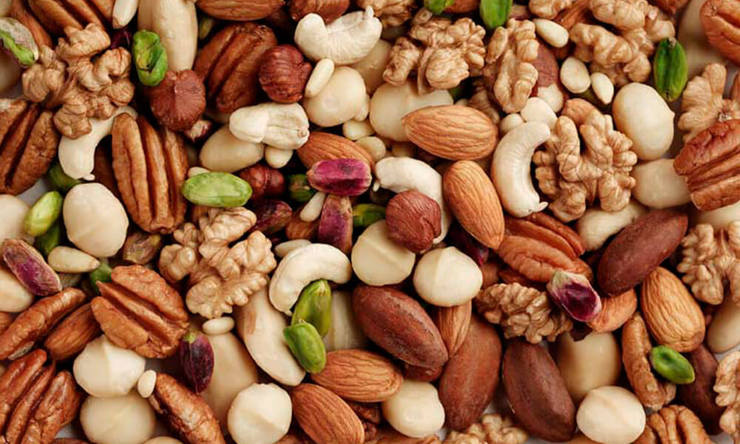 نخستین شهرک تخصصی آجیل و خشکبار مشهد با گذشت حدود چهار سال از تصویب طرح آن توسط دستگاه‌های اجرایی مختلف هنوز به مرحله اجرایی نرسیده و نیمه کاره مانده است.
