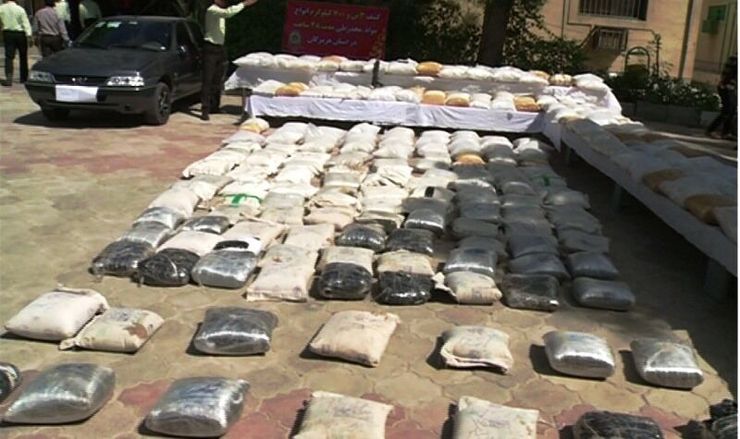 فرمانده مرزبانی خراسان رضوی از کشف ۵۱ کیلو گرم موادمخدر و ۶۰۰ لیتر سوخت در مرز‌های استان خبر داد.
