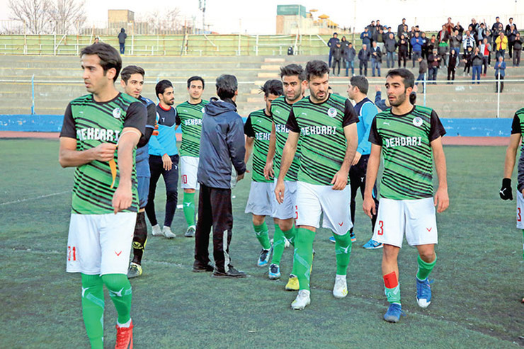 مدافع عنوان قهرمانی لیگ برتر خراسان رضوی، قهرمانی را در دقیقه ۹۵ از چنگ دهداری درآورد.
