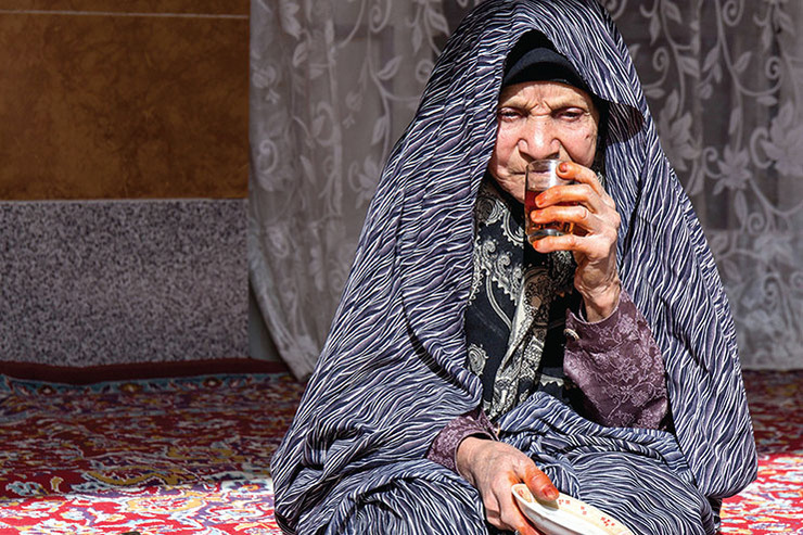مادربزرگ سخت‌کوش منطقه ۲