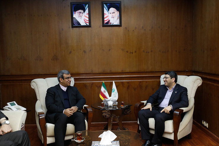 طی نشستی میان دکتر قبادی دانا معاون وزیر و رئیس سازمان بهزیستی کشور و دکتر مظفری مدیرعامل سازمان منطقه آزاد کیش، تفاهم نامه همکاری در زمینه های اجتماعی، توانبخشی و پیشگیری به امضا طرفین رسید.