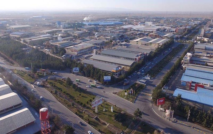برای بررسی جامع و کامل راه‌حل‌های تسهیل تردد خودرو‌ها در محور شهرک صنعتی مشهد، باید نشست مشترکی با نمایندگان اداره‌کل راه و شهرسازی داشته باشیم.