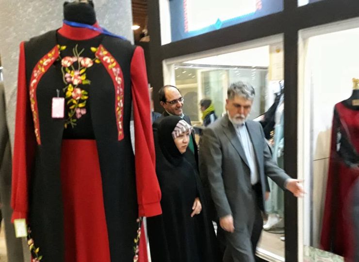 وزیر فرهنگ و ارشاد اسلامی از نهمین جشنواره بین المللی مد و لباس بازدید کرد.