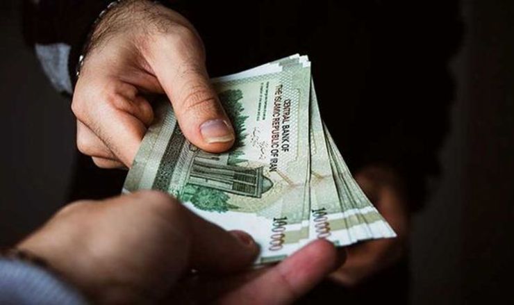 طبق قانون کار تمام کارگاه‌های مشمول قانون کار مکلف‌اند به هر یک از کارگران معادل ۶۰ روز عیدی و پاداش پرداخت کنند. اما کارگرهایی که کمتر از یک سال کار کرده‌اند شرایطشان متفاوت است.