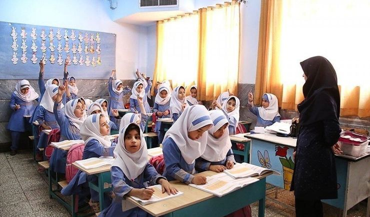 موفق‌ترین نظام‌های تعلیم و تربیت، بیشترین نقش و قدرت را به مدارس و معلمان داده‌اند