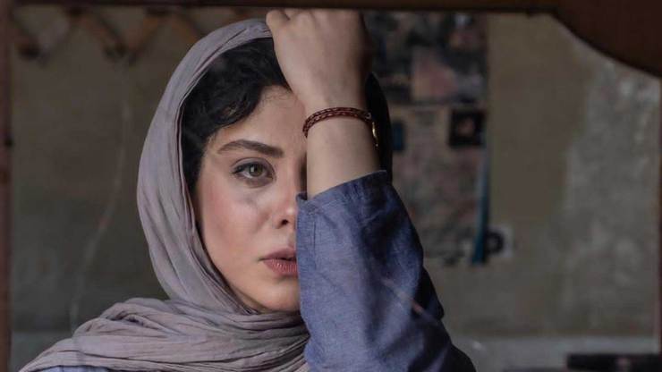 پوستر فیلم سینمایی «دوزیست» آخرین ساخته سینمایی برزو نیک‌نژاد که برای نخستین‌بار در سی و هشتمین جشنواره فیلم فجر اکران می‌شود، رونمایی شد.