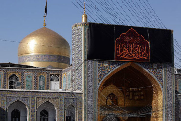 همزمان با سالروز شهادت ام ابی‌ها، دخت نبی مکرم اسلام (ص) حضرت فاطمه زهرا (س) عاشقان اهل بیت عصمت و طهارت (ع) در شهر مقدس مشهد بویژه حرم انیس النفوس حضرت امام رضا (ع) سوگوار یاس نبوی شدند.