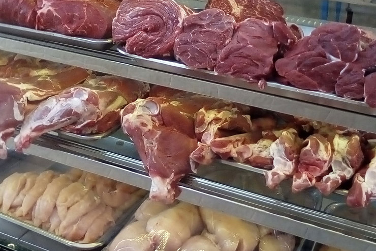 وزیر صنعت، معدن و تجارت از عرضه نامحدود اقلام اساسی مانند برنج، روغن، شکر و گوشت مرغ خبر داد.