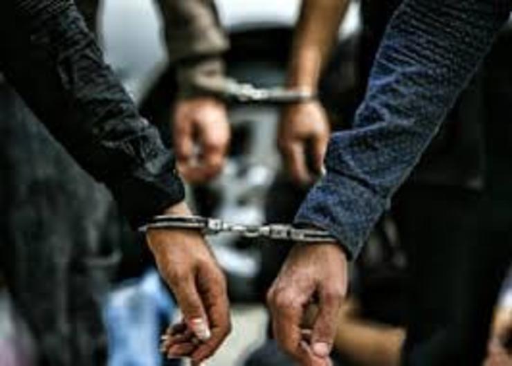 رئیس پلیس امنیت اقتصادی ناجا از کشف ۱۶ میلیون و ۷۷۳ هزار و ۹۱۷ عدد انواع تجهیزات بهداشتی از جمله ماسک، دستکش و مواد ضدعفونی کننده احتکار شده و دستگیری ۷۱ محتکر خبر داد.