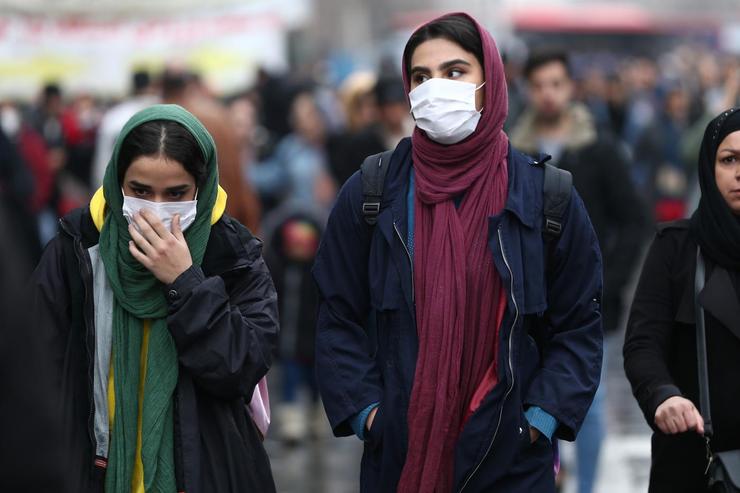 احتمال انتقال ویروس کرونا از طریق دستکش‌ها و ماسک‌های رها شده در فضای آزاد، بر لزوم رعایت نکات بهداشتی در زمان جداکردن آن‌ها از بدن تاکید کرد.