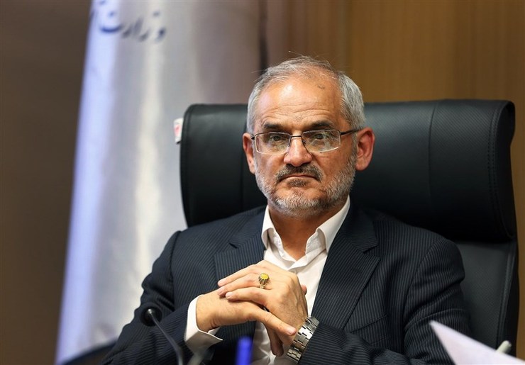 حاجی میرزایی گفت: برنامه‌ای برای تغییر زمان امتحانات نداریم و امیدواریم آنچه که نیاز است از طریق آموزش مجازی به دانش‌آموزان انتقال دهیم.