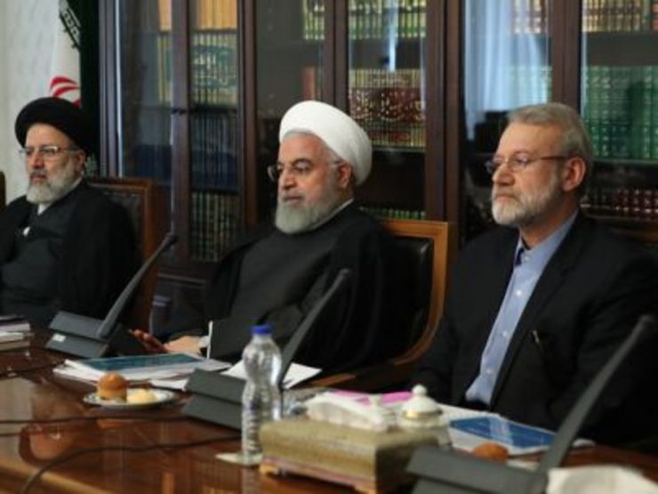 جمعی از نمایندگان مجلس طی نامه‌ای خطاب به سران قوا از دستگاه قضایی و دولت خواستند تا به صورت جدی با محتکران و گرانفروشان لوازم بهداشتی و مواد خوراکی برخورد کنند.