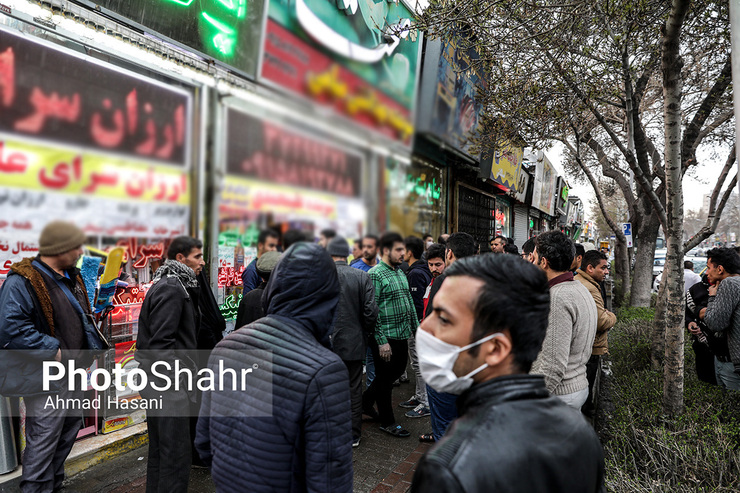 فروشنده ماسک های تقلبی در مشهد پس از درگیری با قاضی تعزیرات متواری شد.