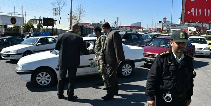 مسافران با وجود هشدار‌های مسؤولان از راه‌های دور و نزدیک خود را به شمال رساندند که با حضور ماموران پلیس به مقصد‌های خود بازگردانده می‌شوند.
