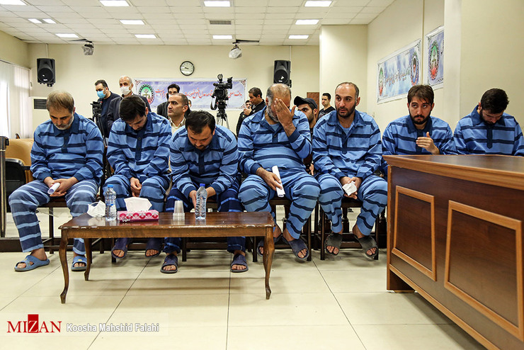 دادگاه متهمان به اخلال کلان در امر توزیع مایحتاج عمومی یه صورت فوق العاده در شعبه چهار دادگاه ویژه رسیدگی به پرونده اخلالگران و مفسدان اقتصادی به ریاست قاضی صلواتی امروز (شنبه ۱۷ اسفند) به صورت علنی در حال برگزاری است.