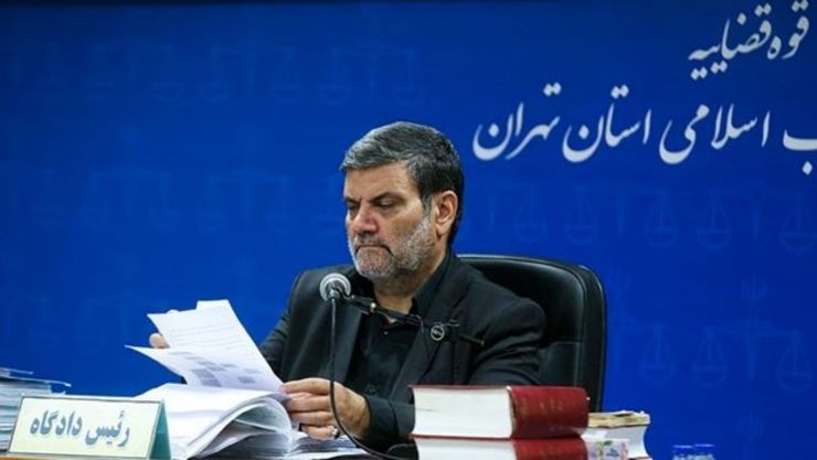 دومین جلسه محاکمه متهمان احتکار اقلام بهداشتی که قرار بود امروز ۱۹ اسفند برگزار شود به تشخیص رئیس دادگاه، به تعویق افتاد.