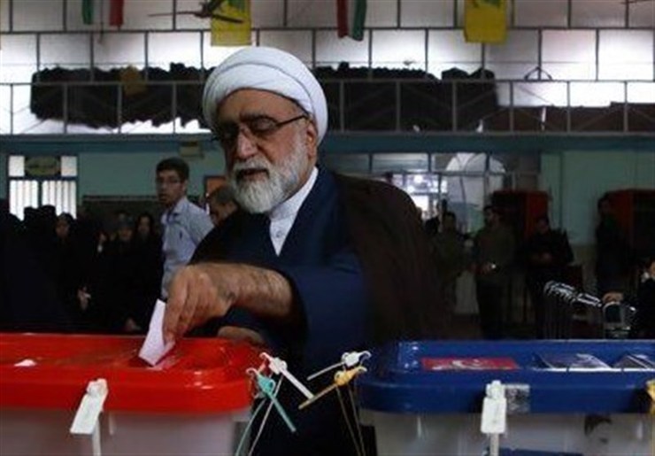 تولیت آستان قدس رضوی با تأکید بر اینکه حضور مردم در صحنه نقشه‌های شوم دشمنان برای ایران اسلامی را نقش بر آب خواهد کرد، گفت: ما هنوز عزادار و داغدار شهادت سردار رشید اسلام سپهبد حاج قاسم سلیمانی هستیم و یکی از جلوه‌های انتقام سخت از دشمنان، حضور در پای صندوق‌های رای است.